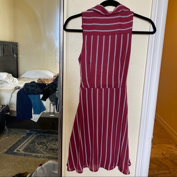 Button up dress with collar and bow - Picture 2 of 3